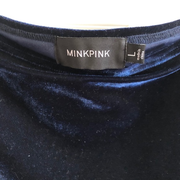 MINKPINK blue velvet off-shoulder crop top - Picture 3 of 8